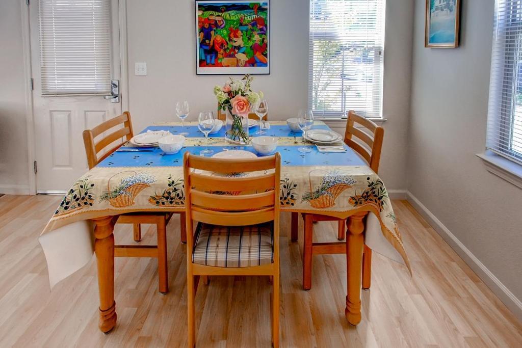 Serene Bungalow-Style Home In Point Reyes Station! Exterior photo